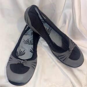 Ahnu Paris Ballet Flats Gray/Black Colorway Size 10